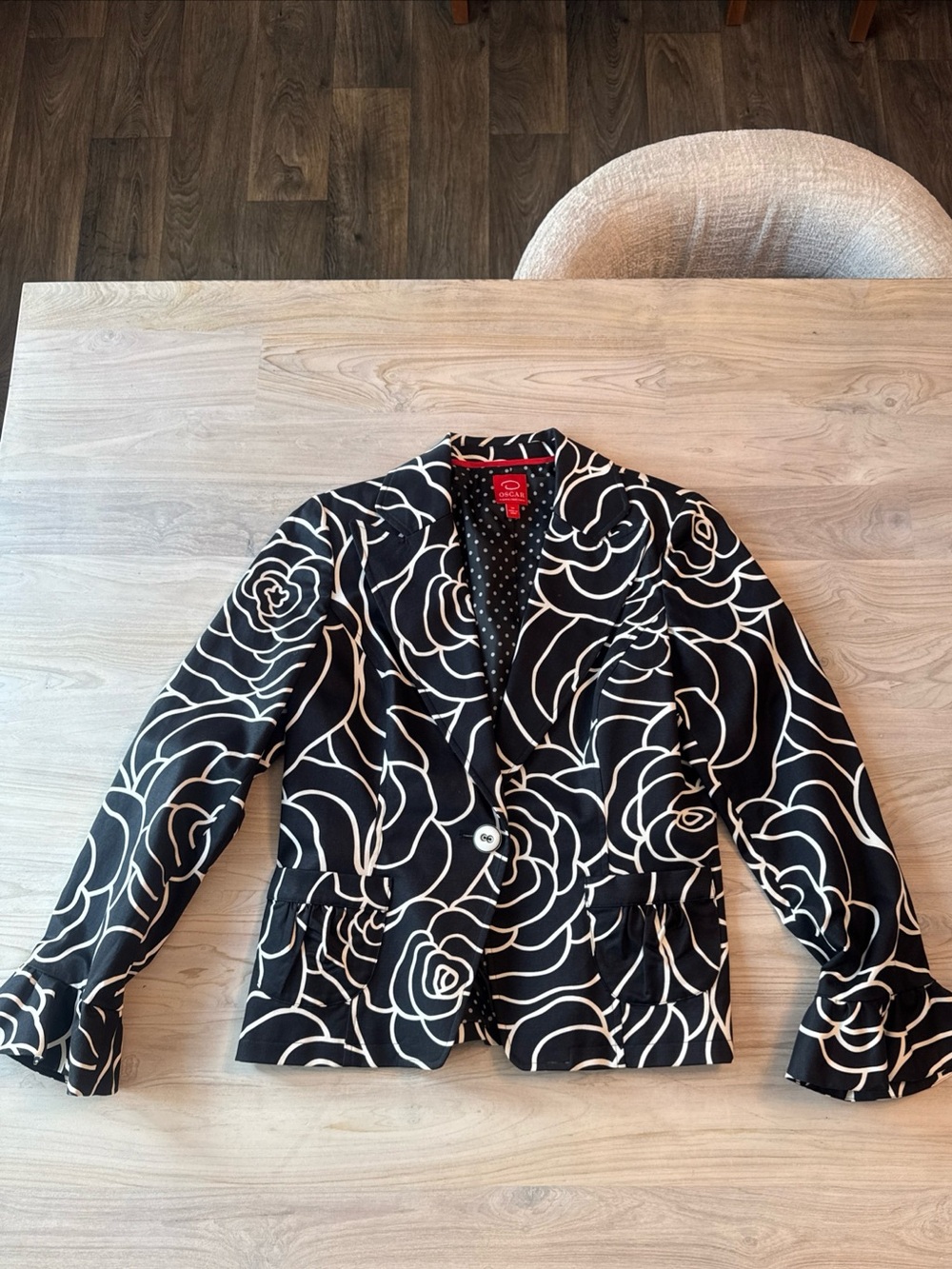 VTG Oscar de la Renta Black Blazer with White Rose Print